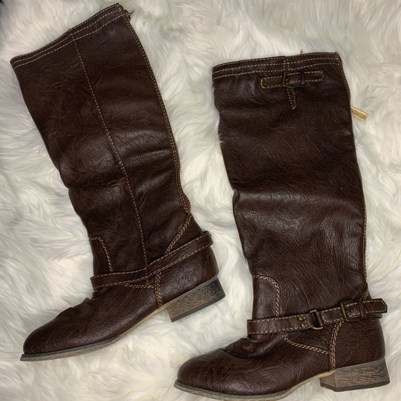 Boots - Picture 1 of 2